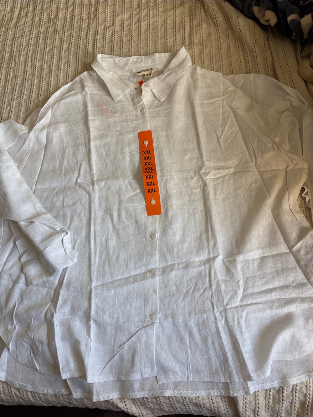 Blank NYC White Linen Button-Down Shirt this is an oversized boyfriend shirt XXL
